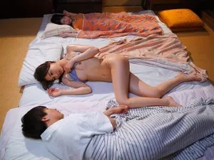 Cậu thanh niên bị 2 cấp trên nữ vắt kiệt trong chuyến công tác ở chung khách sạn